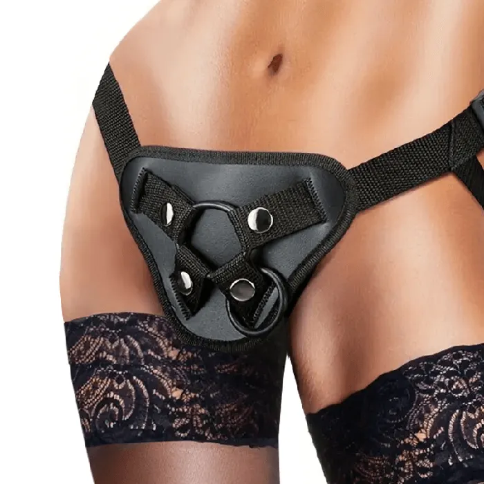 Universal StrapOns Female Sex Toys Realistic 6 Inch Strap On with Black Harness