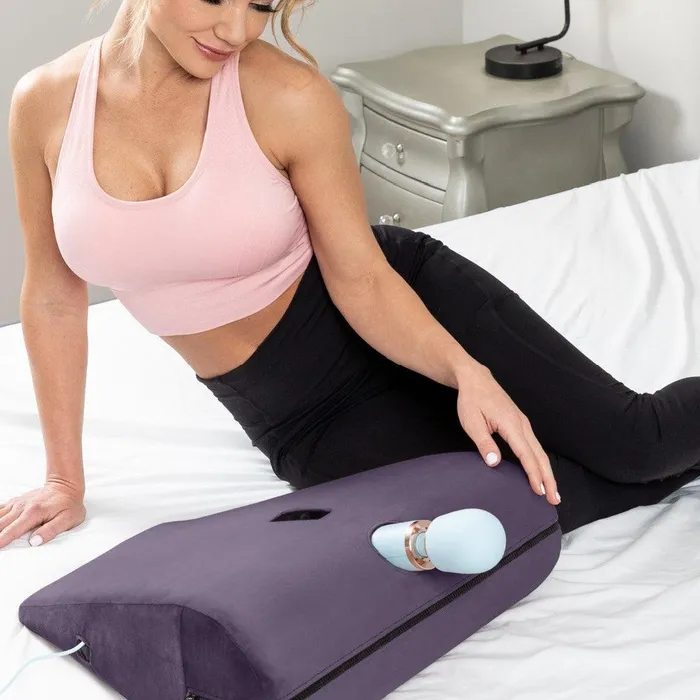 Vibrators Liberator Liberator Axis Magic Wand HandsFree Sex Toy Mount Purple Vibrators Liberator Liberator Axis Magic Wand HandsFree Sex Toy Mount Purple